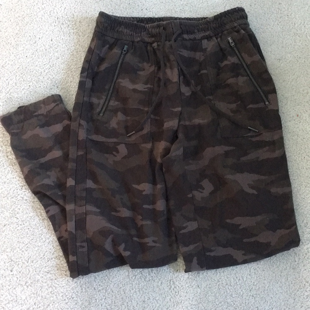 Althleta camo sweatpants
